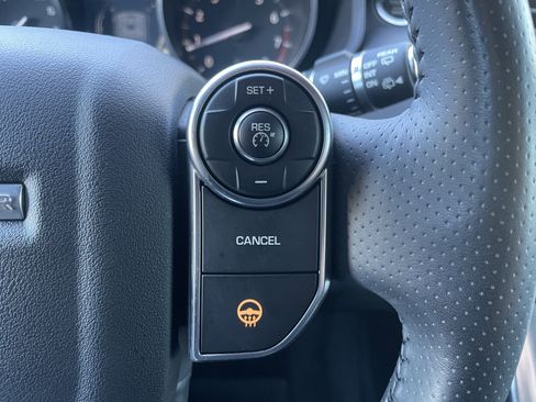 Used 2017 Land Rover Range Rover Sport SE image 22