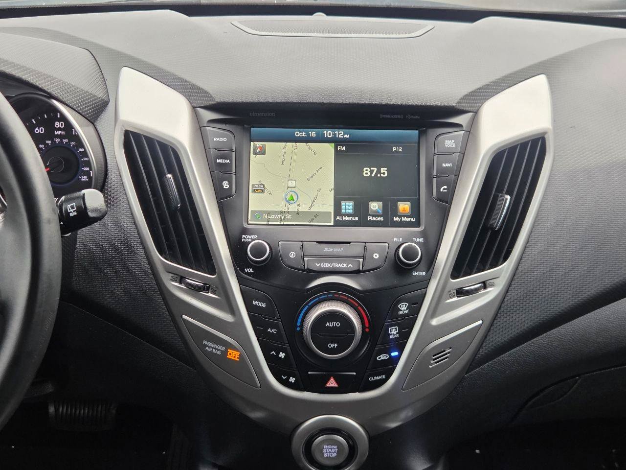 Used 2017 Hyundai Veloster Value Edition FWD image 17