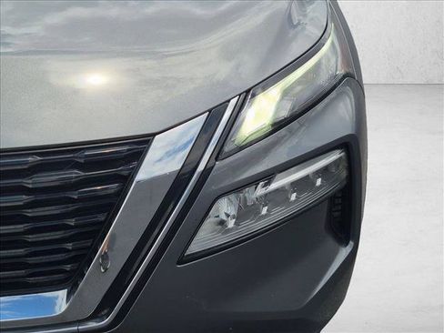 Used 2021 Nissan Rogue SV w/ Premium Package FWD image 9