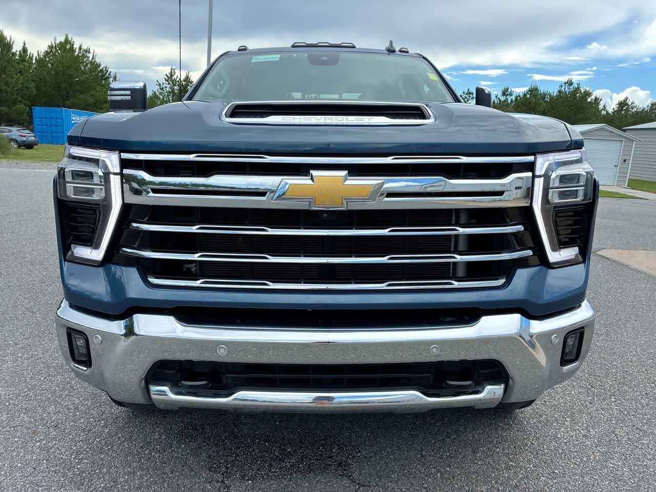 Used 2024 Chevrolet Silverado 2500 LTZ w/ LTZ Plus Package AWD/4WD image 32