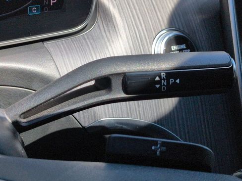 Used 2025 Mercedes-Benz C 300 Sedan image 25