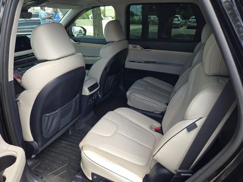Used 2023 Hyundai Palisade Limited w/ Cargo Package AWD/4WD image 11