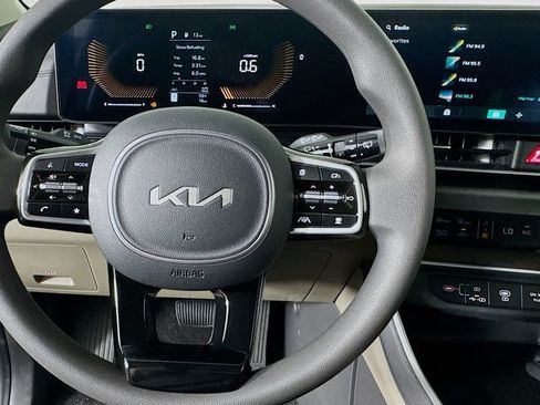 New 2026 Kia Carnival LX FWD image 13