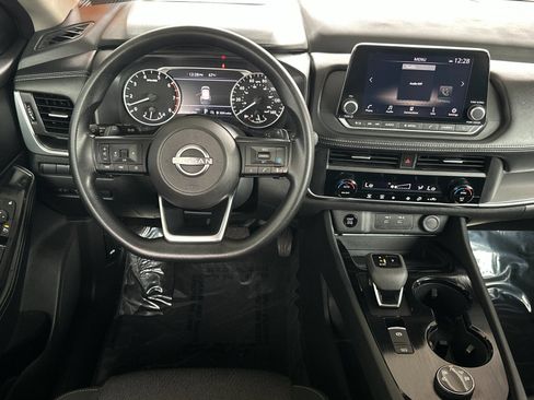 Used 2024 Nissan Rogue SV AWD/4WD image 13