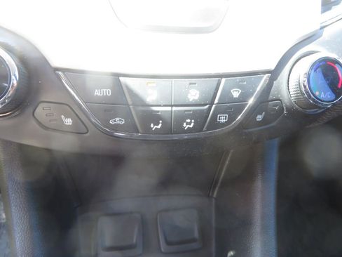 Used 2018 Chevrolet Cruze LS image 16