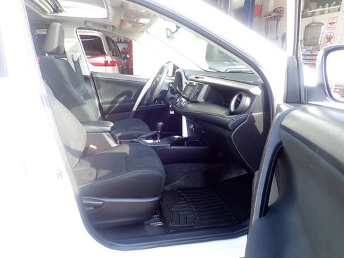 Used 2015 Toyota RAV4 XLE AWD/4WD image 22