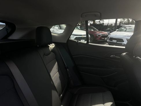 Used 2025 Chevrolet Trax LT w/ LT Convenience Package image 38