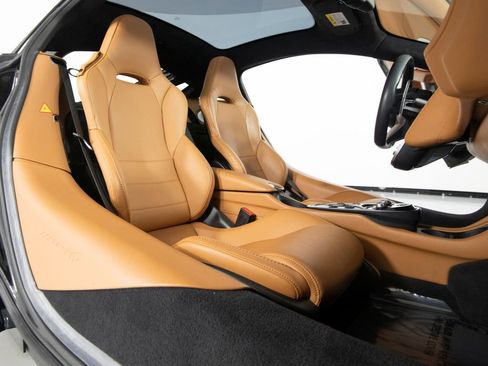 Used 2023 McLaren GT image 32