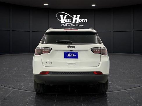 New 2025 Jeep Compass Latitude w/ Sun & Sound Group image 13