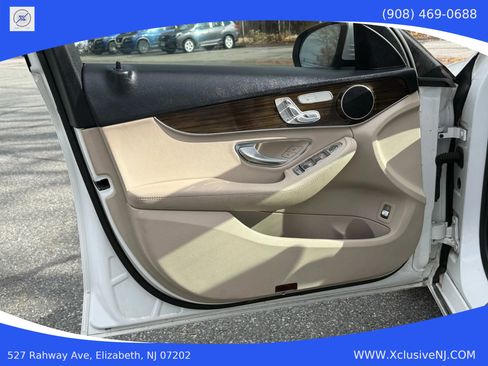Used 2016 Mercedes-Benz C 300 4MATIC Sedan image 7