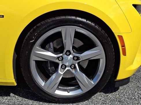 Used 2017 Chevrolet Camaro SS RWD image 8