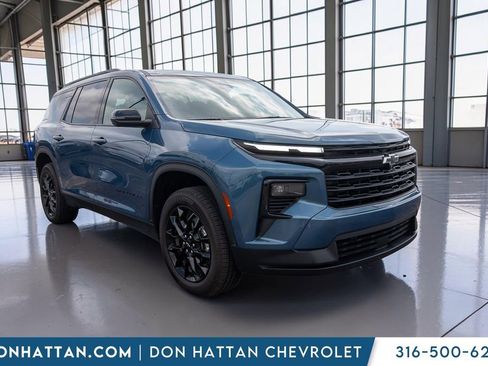 Used 2025 Chevrolet Traverse LT w/ Midnight/Sport Edition AWD/4WD image 40