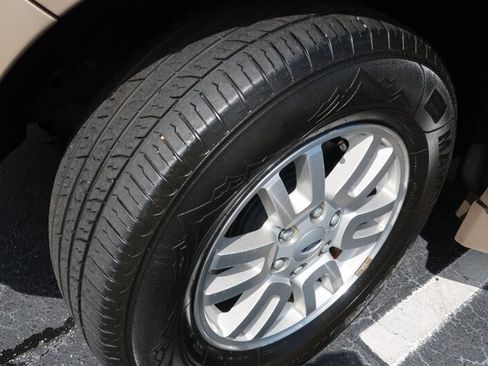 Used 2012 Ford Expedition XLT image 40