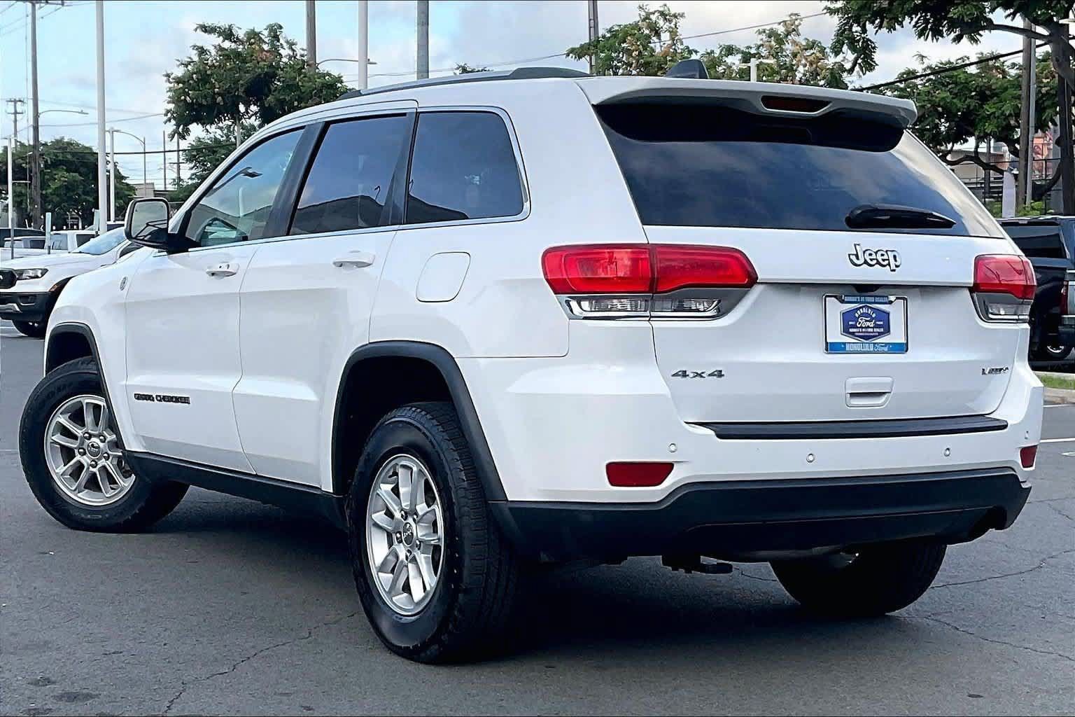 Used 2019 Jeep Grand Cherokee Laredo AWD/4WD image 4