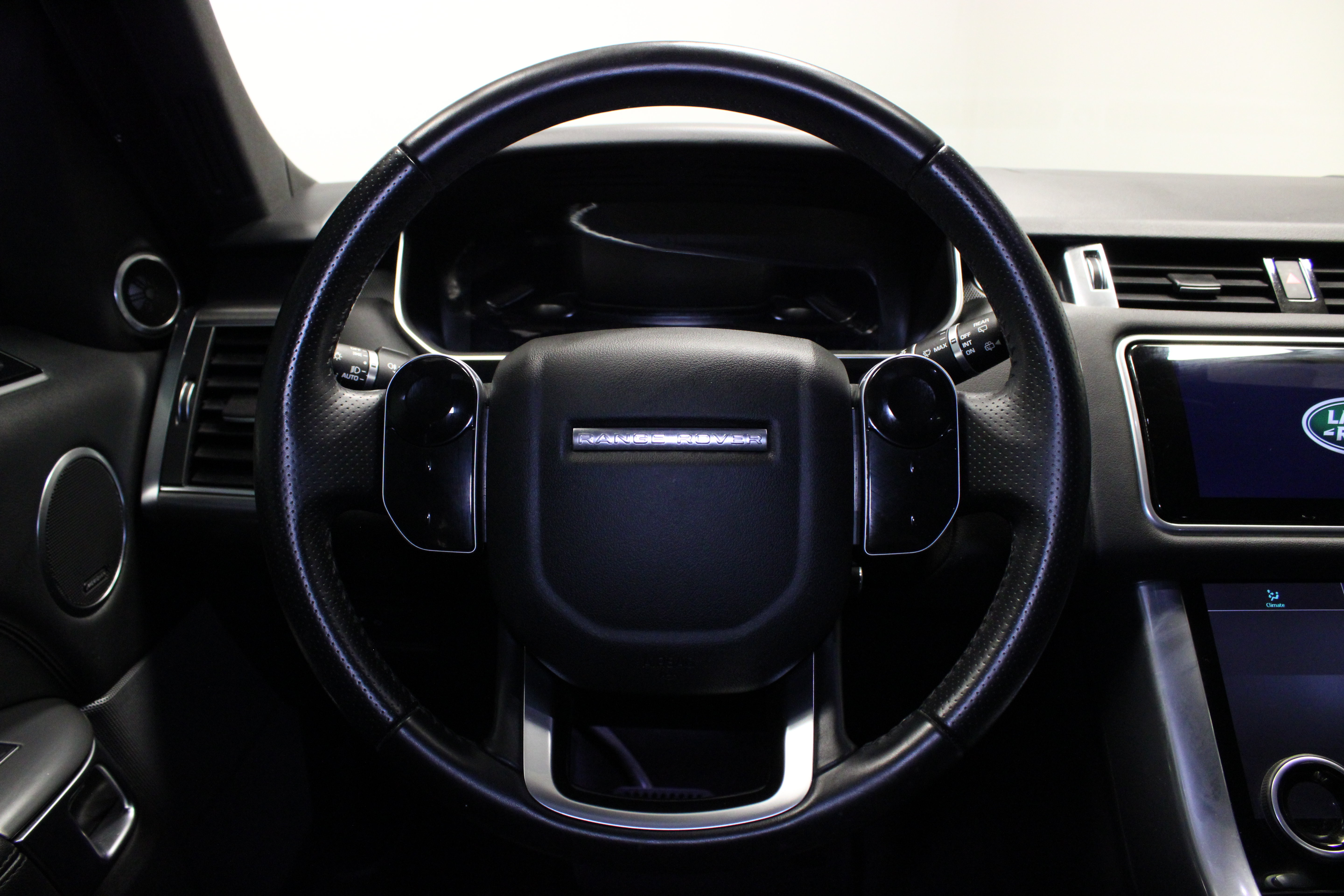 Used 2020 Land Rover Range Rover Sport SE AWD/4WD image 21