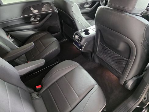 Certified 2024 Mercedes-Benz GLS 450 4MATIC image 31