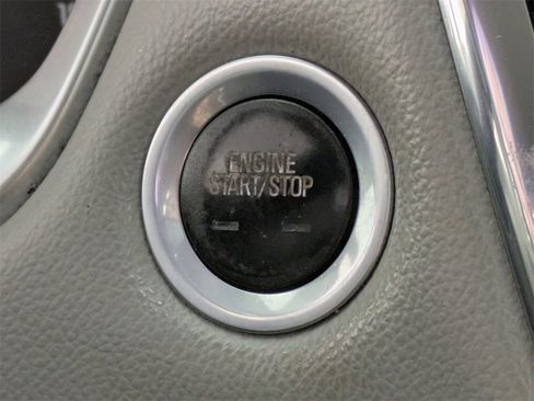 Used 2018 Chevrolet Traverse Premier image 18