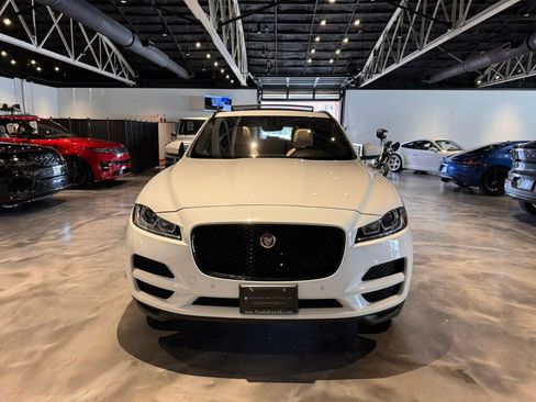 Used 2019 Jaguar F-PACE Premium image 8