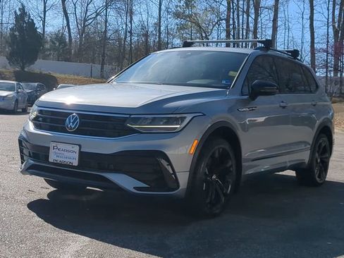 Used 2023 Volkswagen Tiguan SE R-Line image 7