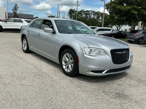 Used 2023 Chrysler 300 Touring RWD image 16