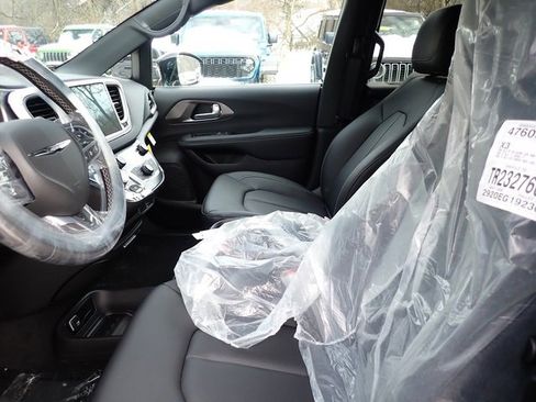 New 2026 Chrysler Voyager LX image 12