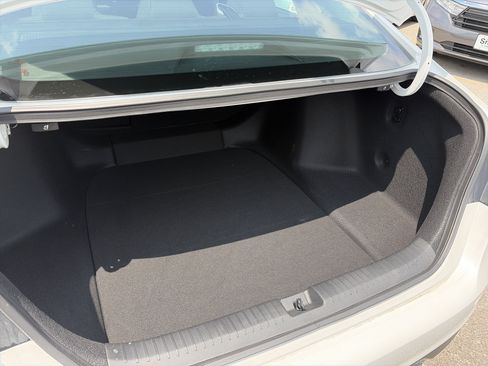 Certified 2025 Honda Accord SE image 10