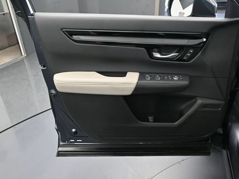 Used 2025 Honda CR-V EX-L image 13