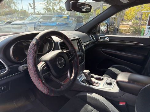 Used 2017 Jeep Grand Cherokee Trailhawk image 9