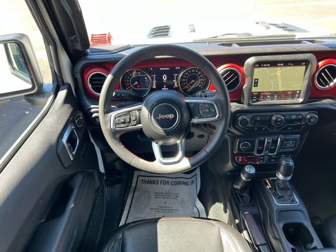 Used 2023 Jeep Wrangler Unlimited Rubicon AWD/4WD image 2