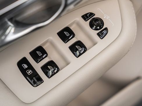 New 2026 Volvo XC90 B6 Ultra image 36