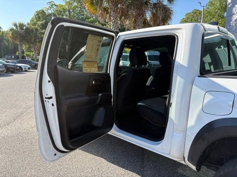 Used 2021 Toyota Tacoma TRD Off-Road RWD image 29