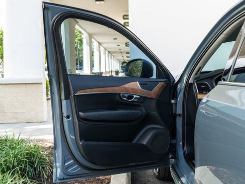 Used 2023 Volvo XC90 B6 Plus w/ Protection Package Premier image 31