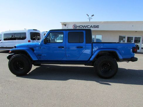 Used 2023 Jeep Gladiator Sport AWD/4WD image 10