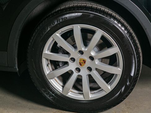 Used 2019 Porsche Cayenne AWD/4WD image 17