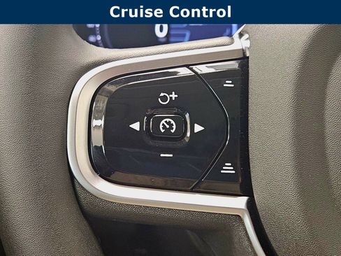 New 2026 Volvo XC60 B5 Plus w/ Protection Package Premier AWD/4WD image 38
