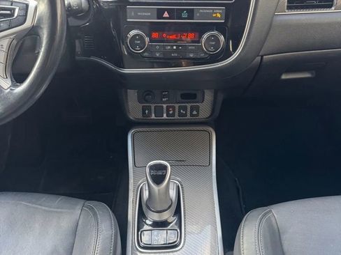 Used 2019 Mitsubishi Outlander SEL image 11