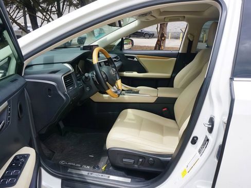 Used 2022 Lexus RX 350 AWD w/ Premium Package image 2