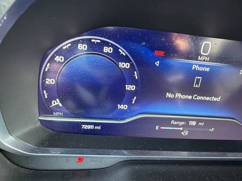 Used 2023 Chevrolet Suburban Premier image 11