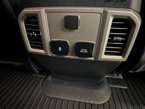 Used 2018 Ford F150 Lariat RWD image 28