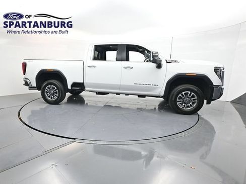 Used 2025 GMC Sierra 2500 SLT AWD/4WD image 1