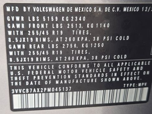Used 2023 Volkswagen Tiguan SE R-Line FWD image 33