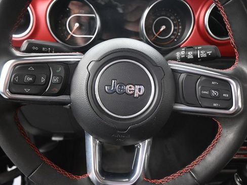 Used 2023 Jeep Wrangler Unlimited Rubicon w/ Cold Weather Group AWD/4WD image 11