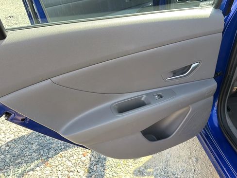 Used 2023 Hyundai Elantra SE image 21