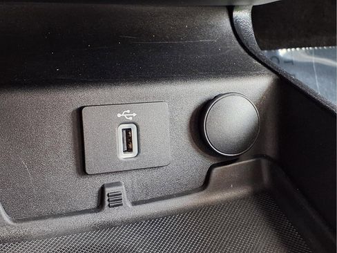 Used 2018 Ford Fusion SE w/ Fusion SE Technology Package image 21