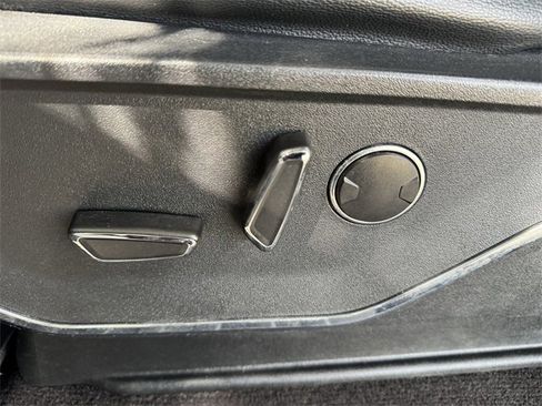 Used 2022 Ford F150 Lariat w/ Equipment Group 502A High image 19