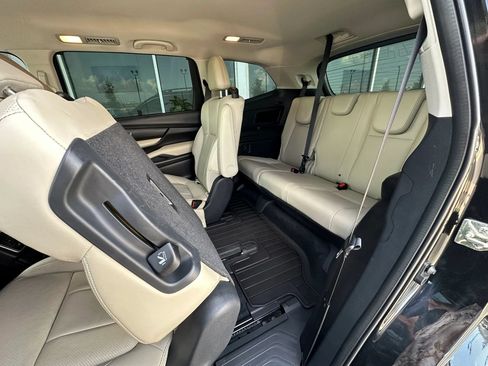 Used 2019 Subaru Ascent Limited AWD/4WD image 16
