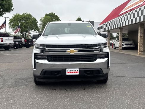 Used 2019 Chevrolet Silverado 1500 LT w/ All-Star Edition AWD/4WD image 2
