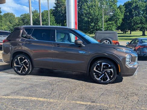 Used 2023 Mitsubishi Outlander SEL AWD/4WD image 13