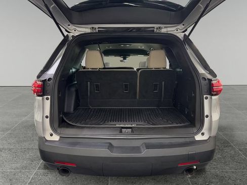 Used 2022 Chevrolet Traverse LS w/ Midnight/Sport Edition AWD/4WD image 13