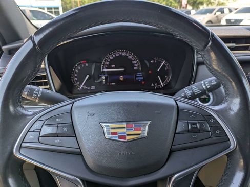 Used 2018 Cadillac XT5 AWD image 19